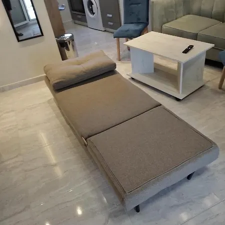 Sunny Luxury Penthouse Apartment *
